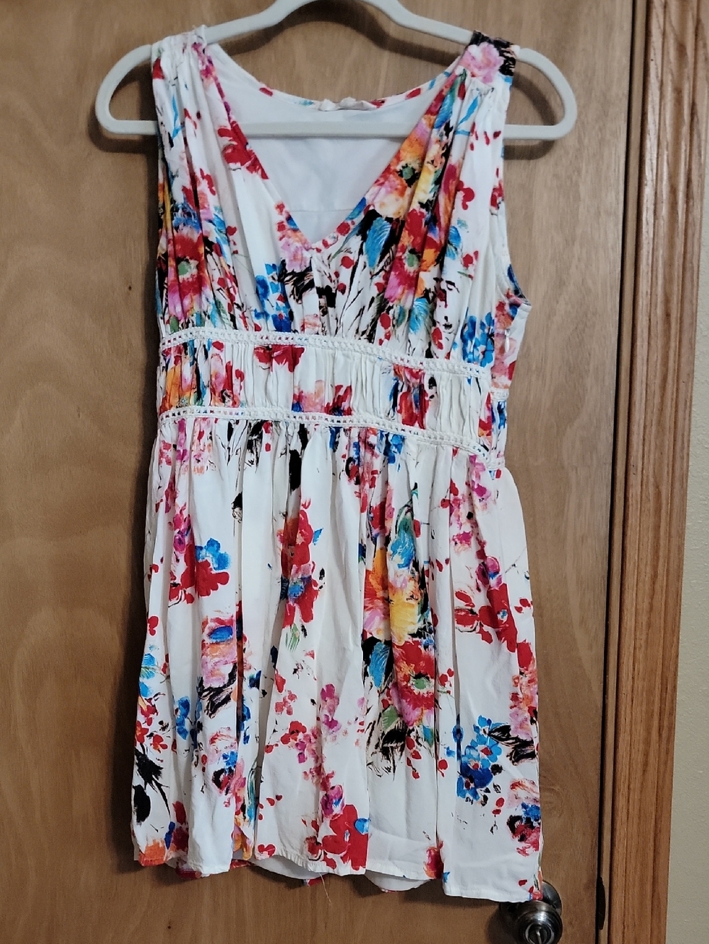 entro Cream Top with Multicolor Floral Trim